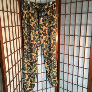 Mens Camo Joggers w/ pockets
